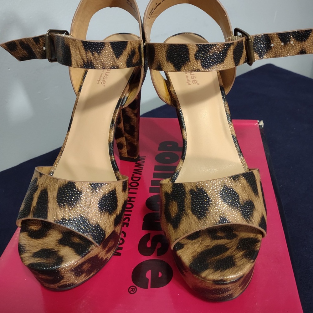 Leopard print platform heels